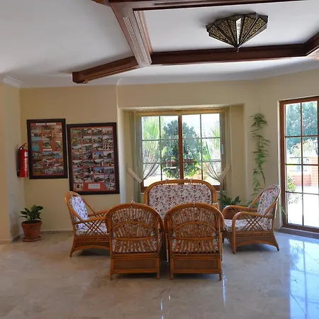 Hotel Leytur 3*